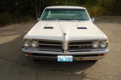 1964-gto-4speed-white-white-tri-power-glass-015
