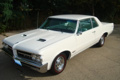 1964-gto-4speed-white-white-tri-power-glass-024