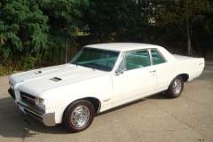 1964-gto-4speed-white-white-tri-power-glass-027