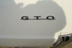 1964-gto-4speed-white-white-tri-power-glass-043