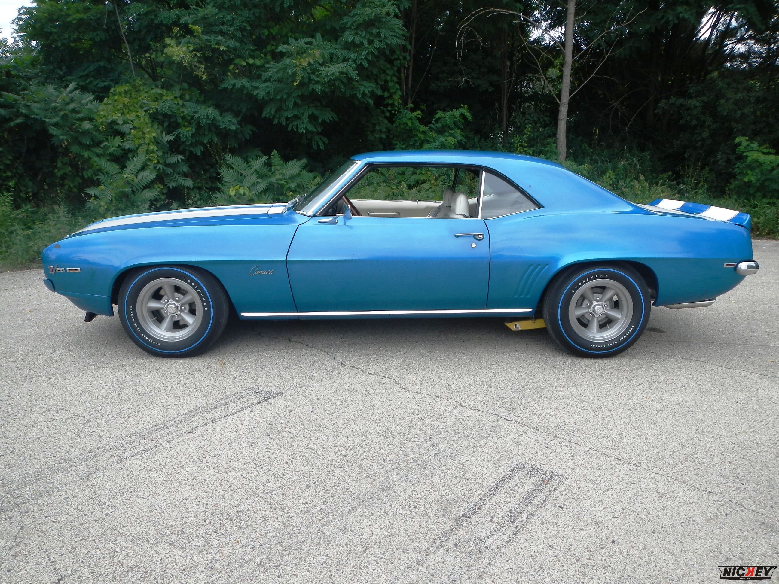 1969 Camaro Z28 Lemans Blue White Houndstooth