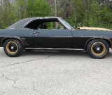 1969-zl1-black-gold-021