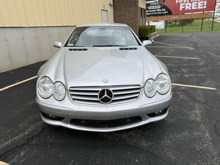 2004 Mercedes-Benz SL55 AMG front view showing the AMG grille