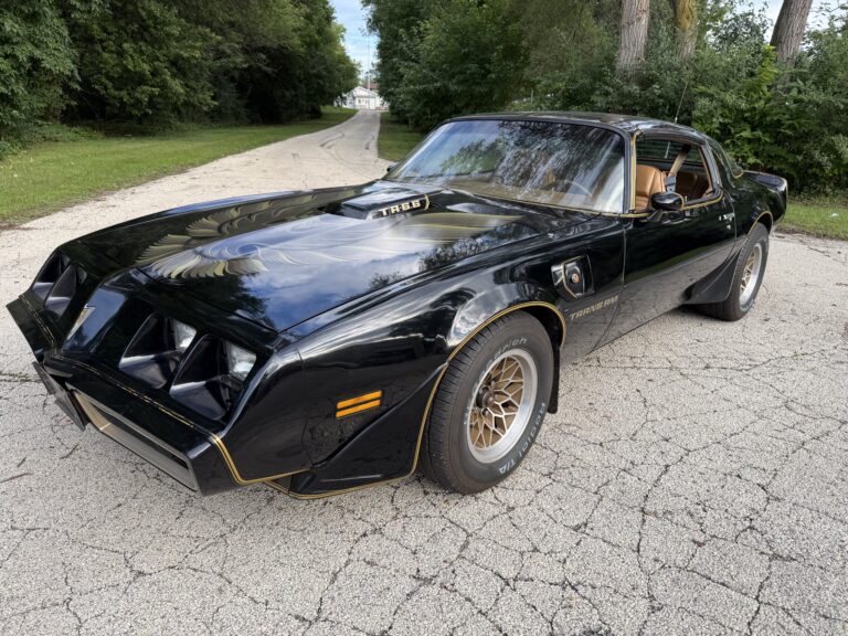 1979 Pontiac Firebird Trans Am SE, front three quarter low