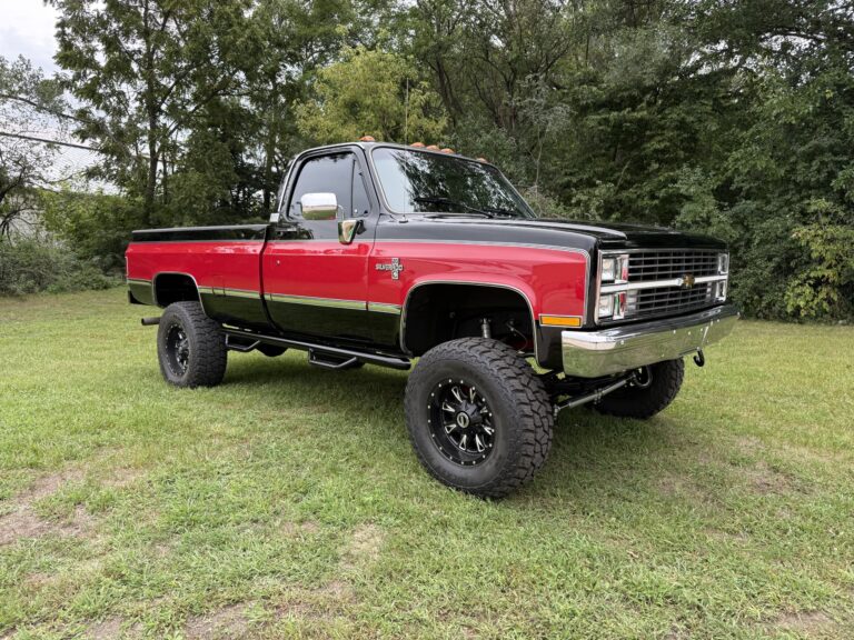 1983 Chevrolet K20 Silverado 4x4, front three quarter field