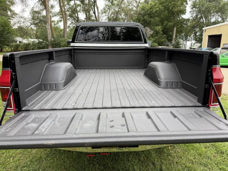 1983 Chevrolet K20 Silverado 4x4, bed open