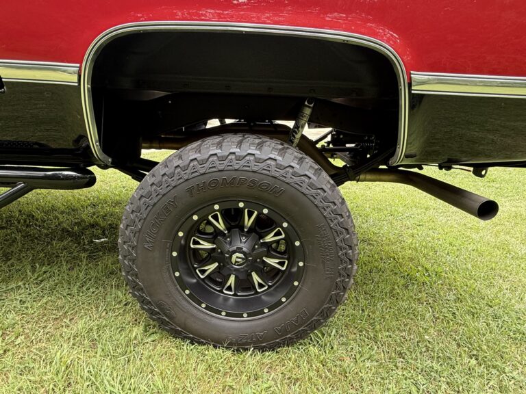1983 Chevrolet K20 Silverado 4x4, rear wheel well