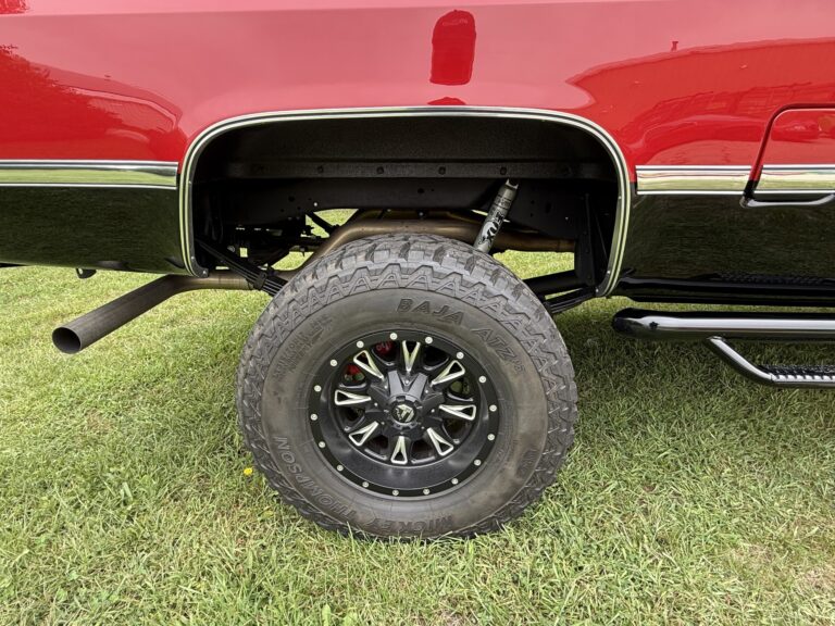1983 Chevrolet K20 Silverado 4x4, rear wheel well (alternate view)
