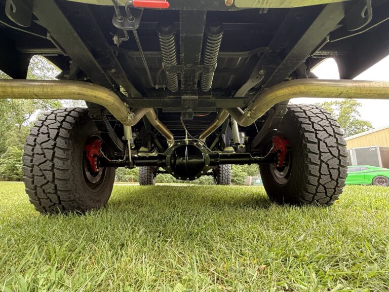 1983 Chevrolet K20 Silverado 4x4, underbody front wide