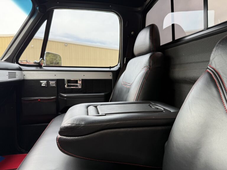 1983 Chevrolet K20 Silverado 4x4, door panel and seat